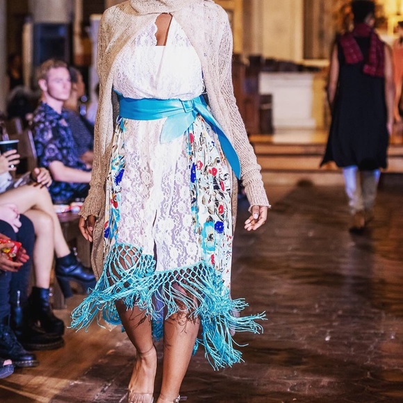 Sleeveless Floral Printed Long Cardigan - Picture 3 of 7